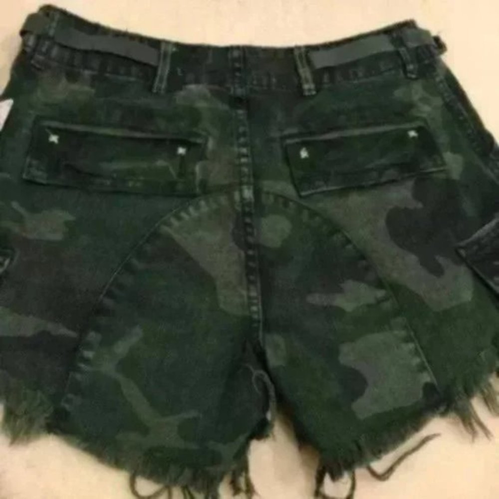 Free People Commander Cut Off Shorts. - Picture 5 of 11